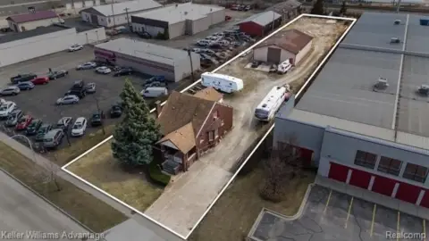 Wayne Commercial Property on Michigan Avenue