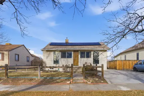 Charming Multifamily Property Near CMU