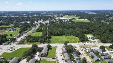 Commercial Land with Avenue Frontage