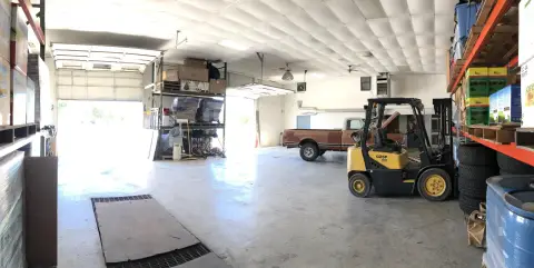 Highlandville Commercial Space with Pit