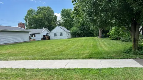 Residential Lot with Garage