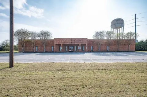 Beeville Commercial Building For Sale