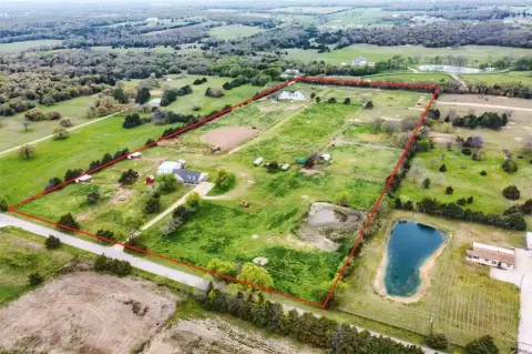Equestrian Estate with Roping Arena