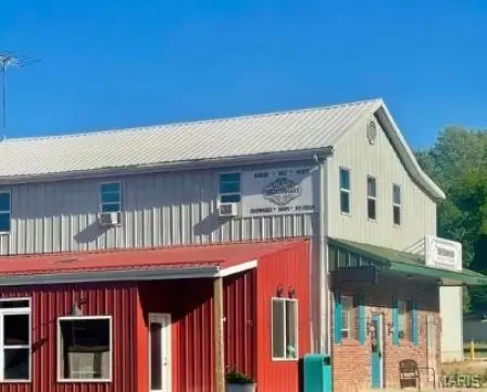 Turn-Key Commercial Building in Chamois