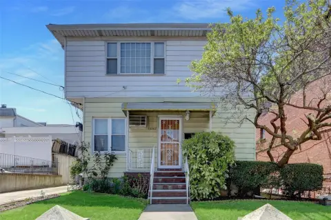 Flushing Duplex with Spacious Layout