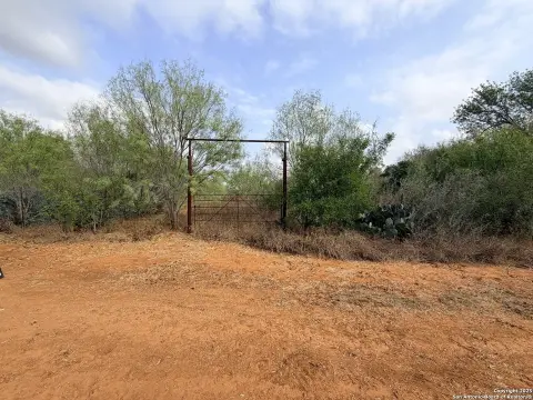 Land in Charlotte, Texas