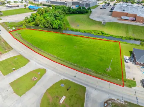 Commercial Lot in Upcoming Area