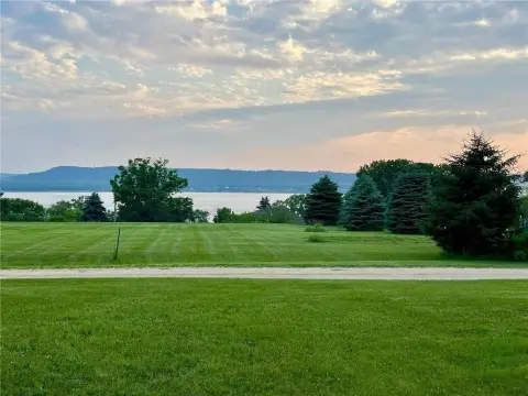 Lake Pepin View Dream Home
