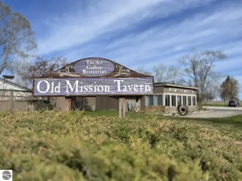 Restaurant, Bar and Gallery Space