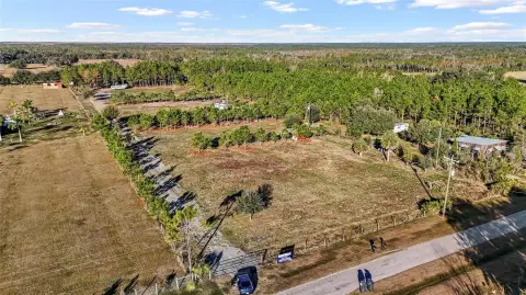 Expansive Land Parcel in Lithia