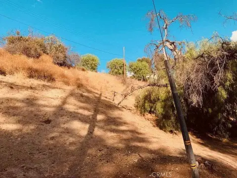 Residential Land in Woodland Hills