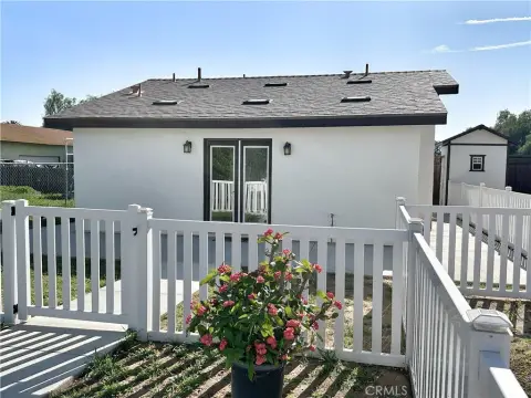 Modern Duplex Property with Private Entrance