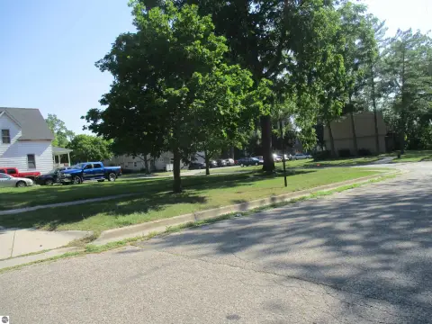 Alma Corner Lot For Sale