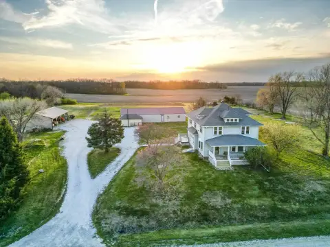 Versatile Farm/Estate in Tennessee, IL