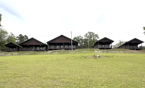 6-Unit River-View Resort