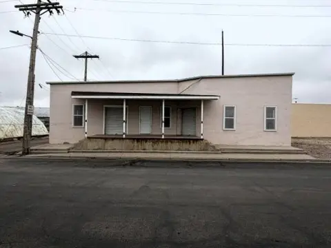 Open-Layout Specialty Commercial Property