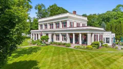Historic Inn With Event Barn