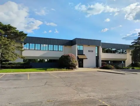 Lansing Office Suite For Lease