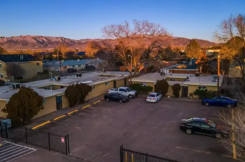 10-Unit Apartment Building