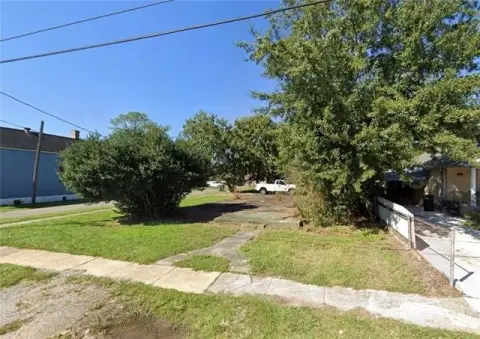 Oversized Corner Lot in Arabi