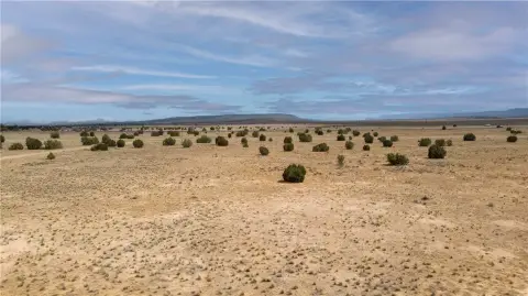 2.01 Acres in Seligman, AZ