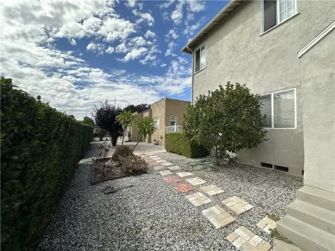 Alhambra Multifamily Residence For Sale