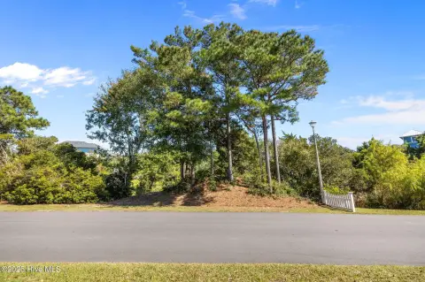 Coastal Lot in Emerald Isle
