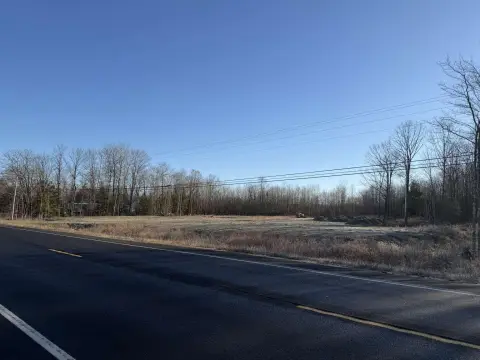 Monmouth Land on US Route