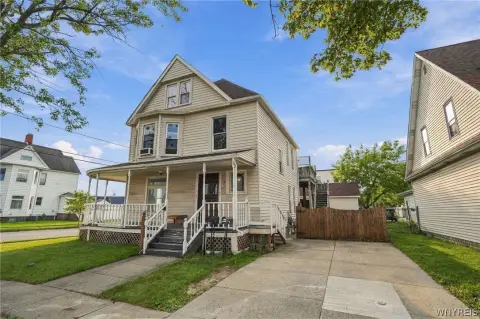 Updated Triplex with Detached Cottage