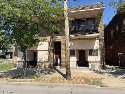 Two-Story Flex Space