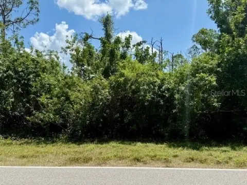 Spacious Lot in Port Charlotte