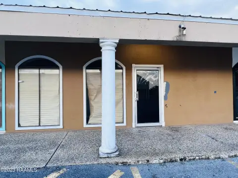 Acadian Plaza Retail/Office Space