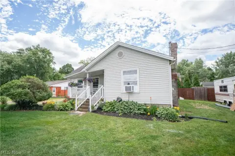 Renovated Triplex with Garage