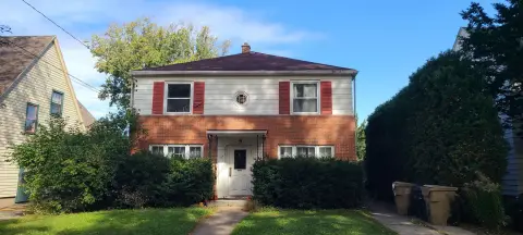 Triplex with Tenant Garden Space