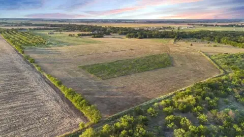 Expansive Land in Waxahachie, TX