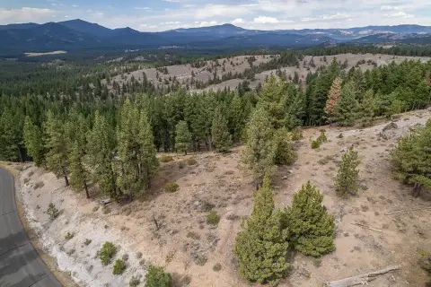 Portola Residential Lot with Membership