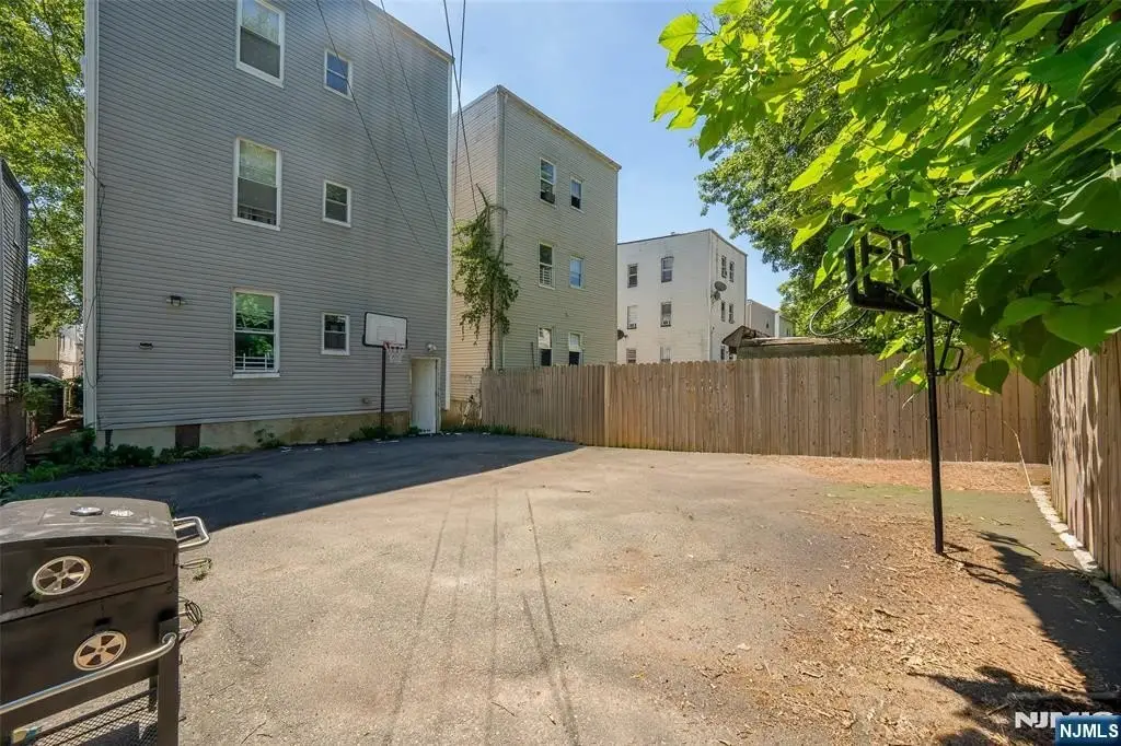 Picture 19