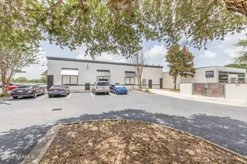 Open-Plan Flex Space