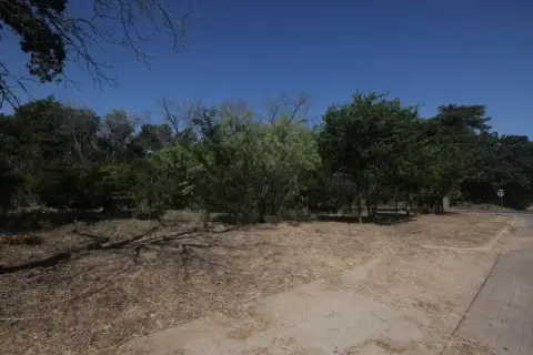 Residential Land in Cleburne, TX