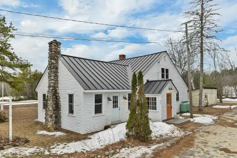 Mixed-Use Property with Apartment