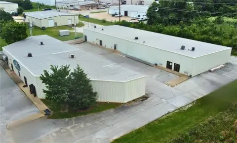 Springdale Warehouse with Drive-In Doors