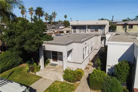 Long Beach Quadruplex Near Beach