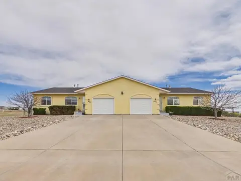 Well-Maintained Duplex with Basement