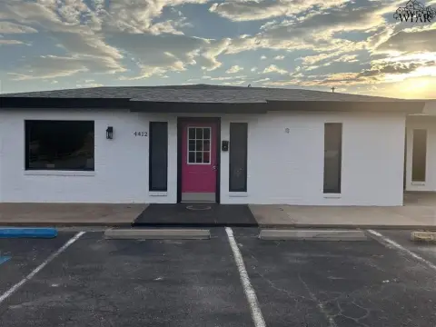 Retail Space on Fairway Boulevard