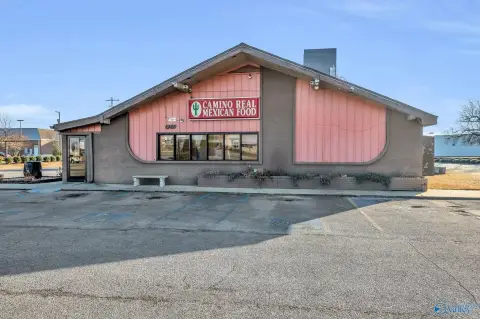 Operating Restaurant in Prime Location