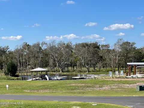 Canal-Front Lot Boater's Paradise