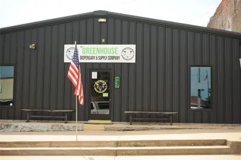 Retail Building in Apache, OK