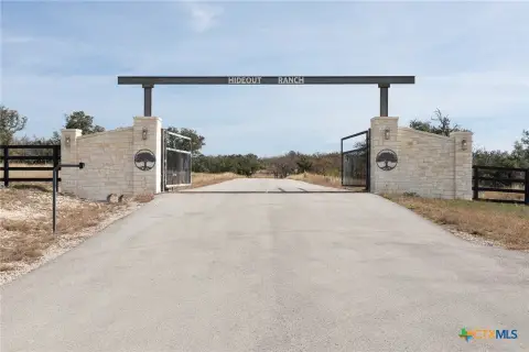 6-Acre Land in Hideout Ranch