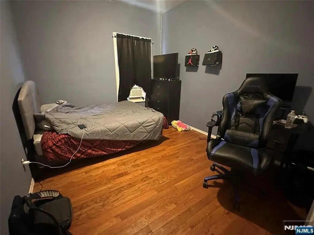 Picture 19