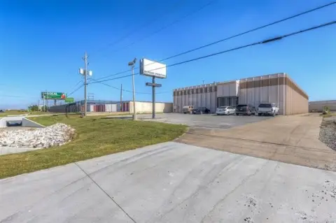 Versatile Industrial Building in Tulsa